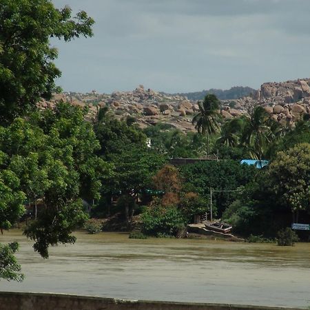 Shambhu Guest House Hampi Bagian luar foto