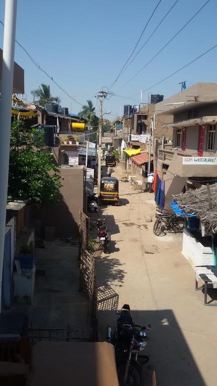 Shambhu Guest House Hampi Bagian luar foto