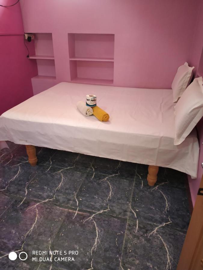 Shambhu Guest House Hampi Bagian luar foto